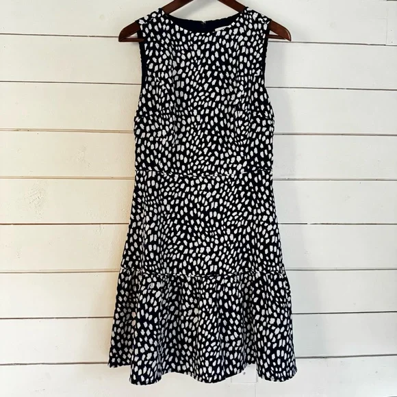Vineyard Vines Painted Dots Sleeveless Dress. Size: 2 - Picture 4 of 12